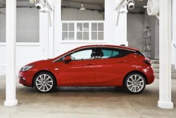 opel-astra-5-2016-002.400