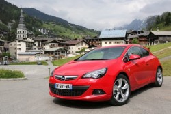 opel-astra-gtc-200-turbo-2014-photo-laurent-sanson-01