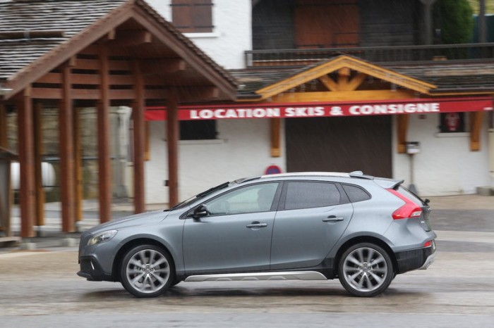 volvo-v40-cross-country-d4-drive-e-190-photo-laurent-sanson-14