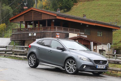 volvo-v40-cross-country-d4-drive-e-190-photo-laurent-sanson-15.400