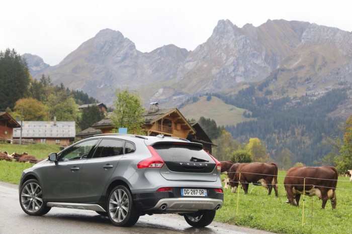 volvo-v40-cross-country-d4-drive-e-190-photo-laurent-sanson-16